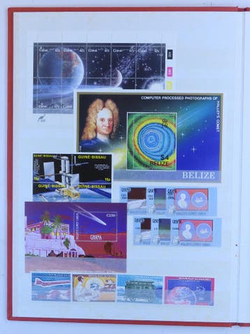 Ruimtevaart leuk klein kavel in boek, Postzegels en Munten, Postzegels | Volle albums en Verzamelingen, Ophalen of Verzenden