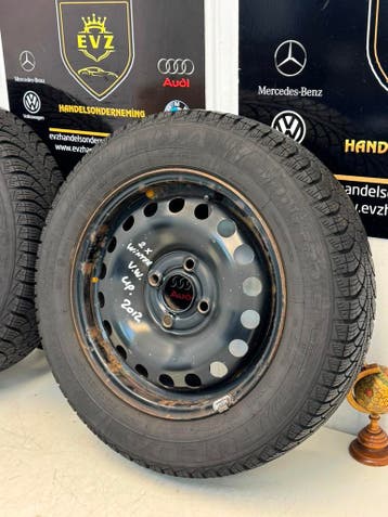 2 stuks VW UP 14 inch stalen velgen met winterbanden 4x100, Auto-onderdelen, Banden en Velgen, 14 inch, Gebruikt, Banden en Velgen