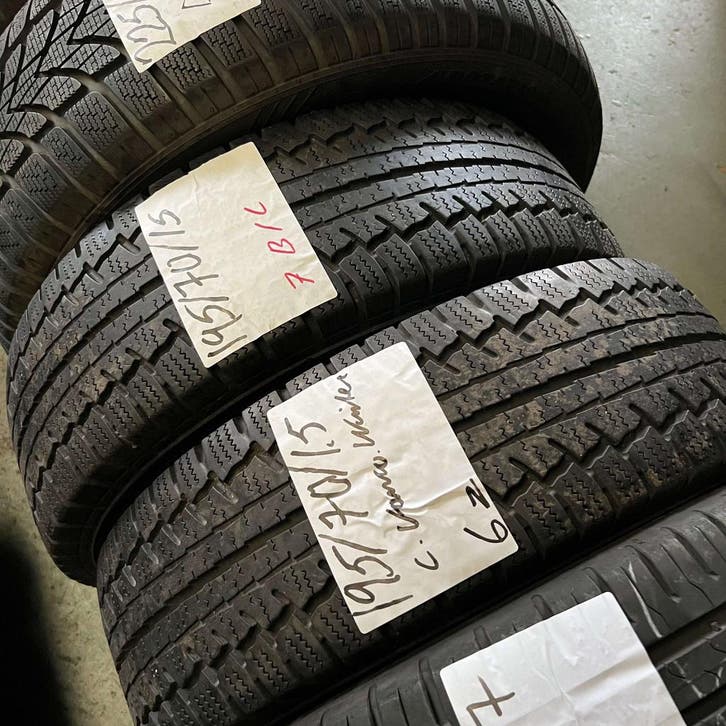 2 x Continental VancoWinter 195-70-15 C Winterbanden 6mm, Auto-onderdelen, Banden en Velgen, 15 inch, Winterbanden, 195 mm, Bestelwagen