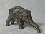 Pierre Chenet (XX-XXI) - sculptuur, LElephant a la trompe