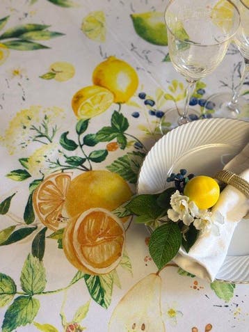 Elegant tafelkleed voor grote tafels aan de Amalfikust met