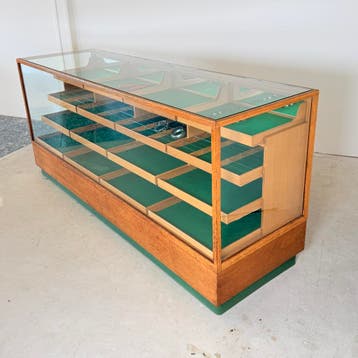 Vintage eiken fournituren toonbank – SLB Stuttgart, Glas, 150 tot 200 cm, Vintage, Ophalen of Verzenden