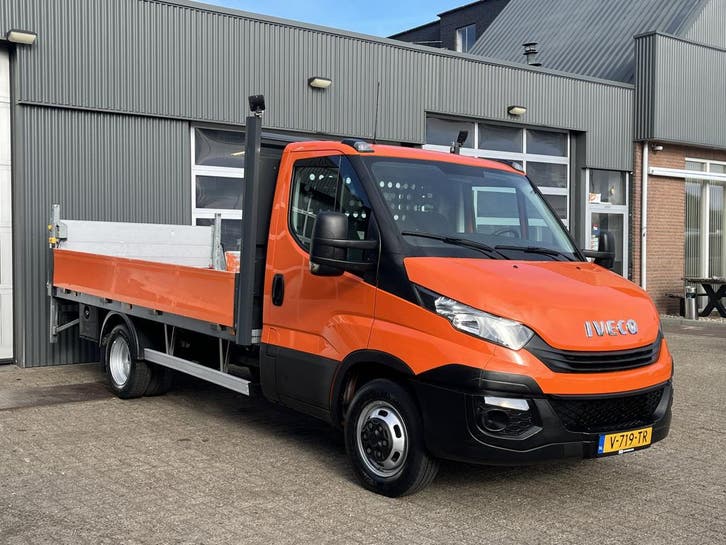 Iveco Daily 35C14 2.3 375, Auto's, Bestelauto's, Onderhoudsboekje, Lease, Zwart, Handgeschakeld, Overige kleuren, Financial lease