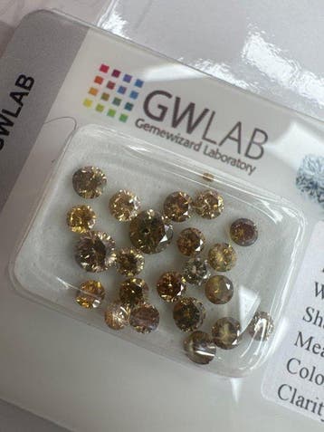 Zonder minimumprijs - 23 pcs Diamant (Natuurlijk gekleurd) -, Nieuw