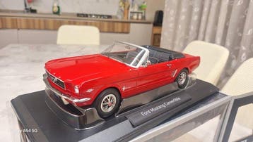 Norev 1:18 - Modelauto - Ford Mustang convertible - 1966, Nieuw