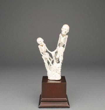 Snijwerk, Memento mori - 19.5 cm - Hoorn - 1900, Antiek en Kunst