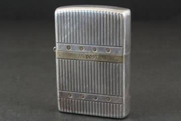 Zippo - Vertical Line Limited Edition - Zonder minimumprijs, Verzamelen, Nieuw