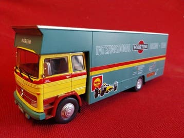 1:43 - Model vrachtwagen - Camion Mercedes ip 911 martini, Nieuw