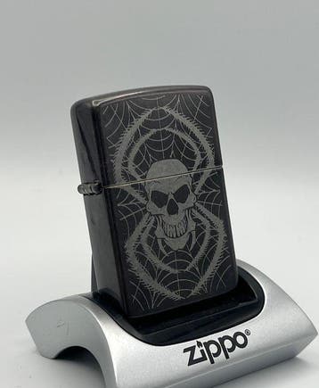 Zippo, No Reserve Price - Skull Spider Web Laser Engraved, Nieuw