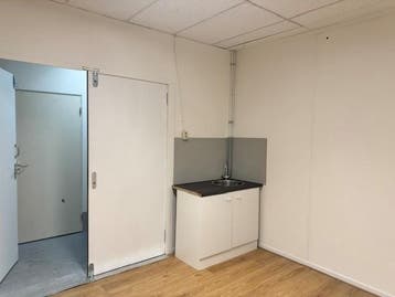 Ruime bedrijfsruimte 18 m2 te huur Amsterdam Hempoint, Huur, Bedrijfsruimte