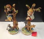 Capodimonte - Figuur - Coppia di bambini su albero in