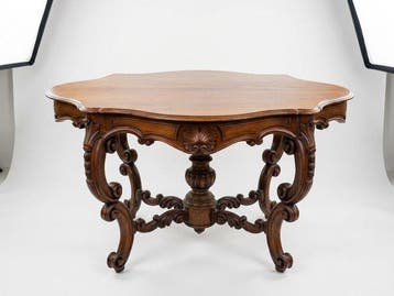 gewelfde (gecontourde) tafelblad - rijk gedecoreerd met