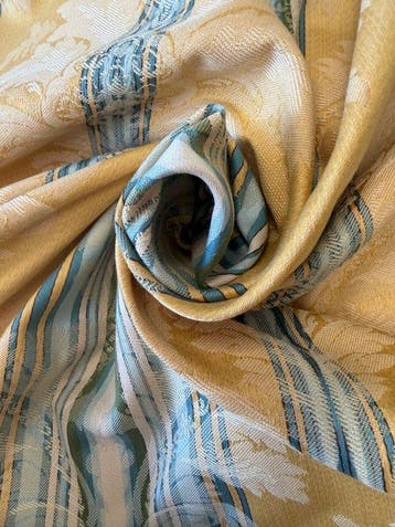 Prachtig damast jacquard meubelstof van hoge kwaliteit. -