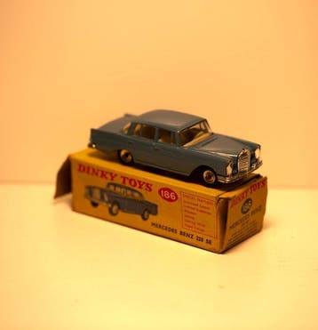 Dinky Toys 1:43 - Modelauto - Mercedes Benz 220 SE, Nieuw