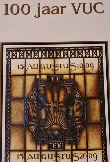 Jubileumboek VUC - Ton Holzenbosch 9789460100192, Boeken, Verzenden, Gelezen, Ton Holzenbosch