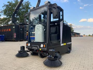 Veiling - Kremer straatveegmachine KRS 100 met cabine, Nieuw
