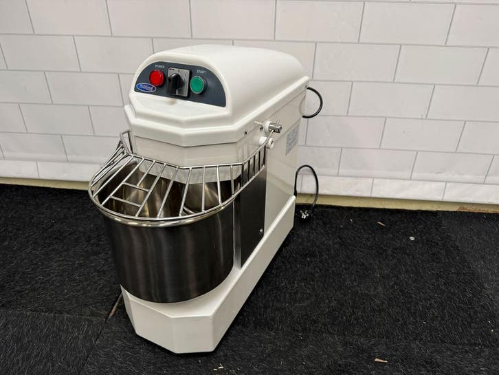 Spiraalkneder - 10 L - 6 Kg Deeg, Zakelijke goederen, Horeca | Keukenapparatuur, Nieuw in verpakking, Bakkerij en Slagerij, Ophalen of Verzenden