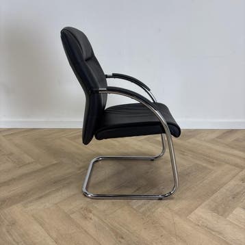 vergaderstoel, zwart leder - chroom, Ophalen of Verzenden, Gebruikt, Leer, Eén