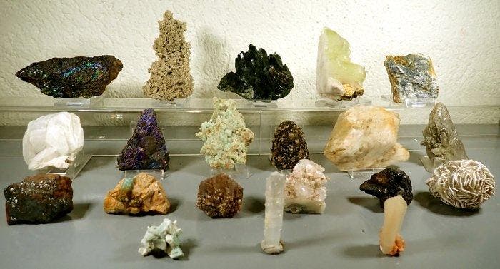 Mineralencollectie - Hoogte: 31 cm - Breedte: 27 cm- 3670 g, Verzamelen, Mineralen en Fossielen