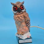 Eulenfigur auf Büchern – Porzellanleuchte – Handbemalt -