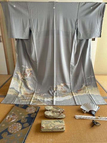 Japanse oude kimono-set . Mouwen blijven behouden. Bijna