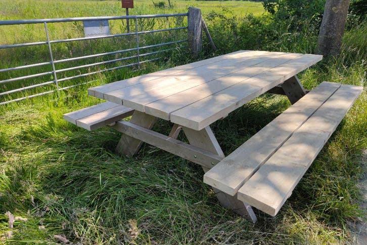 Rockwood® Picknicktafel Oud Baddinghout 1.80m (5cm dikte), Tuin en Terras, Picknicktafels, Nieuw, Hout, Rechthoekig, Ophalen of Verzenden