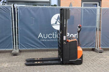 Veiling: Stapelaar BT SWE140L Elektrisch 1400kg 2.65m 2015, Zakelijke goederen, Machines en Bouw | Heftrucks en Intern transport
