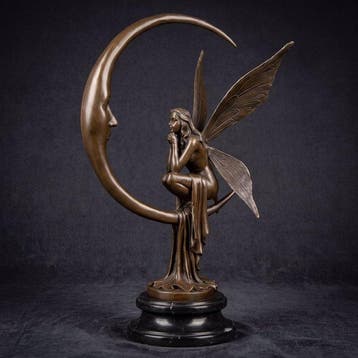 Beeld, Dit is een bronzen sculptuur van een fee met een, Antiek en Kunst