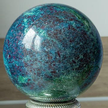 Ruby in Kyanite Qaulity sphere Kristal - Hoogte: 10.6 cm -