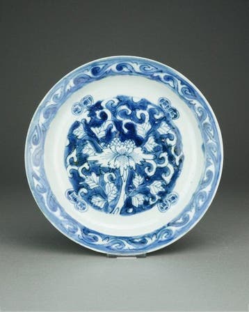 *Ko-Sometsuke bord* - Porselein - China - Ming Dynastie