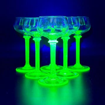 Verreries Doyen - Wijnglas (6) - Uraniumglas - Vaselineglas, Antiek en Kunst, Antiek | Meubels | Tafels
