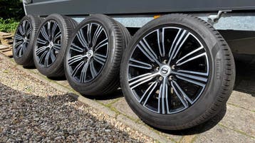18 inch V60 S60 inscription velgen met zomerbanden, Auto-onderdelen, Banden en Velgen, 18 inch, Gebruikt, Banden en Velgen, Ophalen of Verzenden