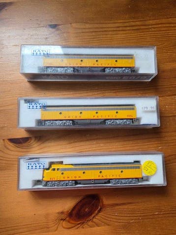 Kato N - Diesellocomotief (3) - Drie EMD E8/9 A+B-eenheden -, Nieuw
