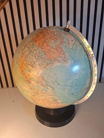 Staatskundige Räth Wereldbol / globe uit de Jaren 70 - VEB