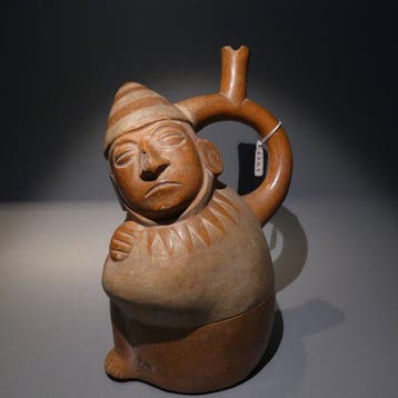 Moche, Peru, Terracotta Fijne Huaco-hoofdfiguur. 23 cm hoog., Verzamelen