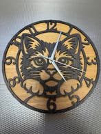 HOUTEN WANDKLOK MET POES - STIL UURWERK, Verzenden