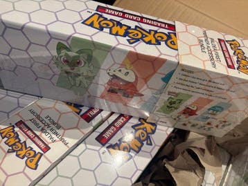 Pokémon - 2 Box - 2x Paldea First Partner Accessory Bundle -, Nieuw