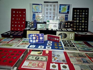 Wereld. Coins, Banknotes & World (Zonder minimumprijs)