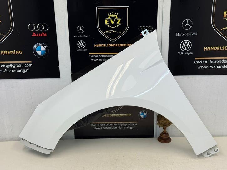 Ford Focus Station bj.2014 spatbord/voorscherm links wit, Auto-onderdelen, Carrosserie en Plaatwerk, Gebruikt, Ford, Voor, Links