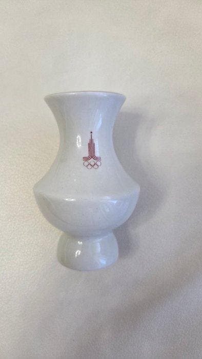 Souvenir porcelain mid vase produced for the 1980 Summer, Verzamelen, Overige Verzamelen