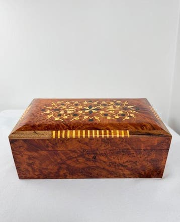 Sieradendoos - Thuja-wortel en parelmoer - Doos van, Antiek en Kunst