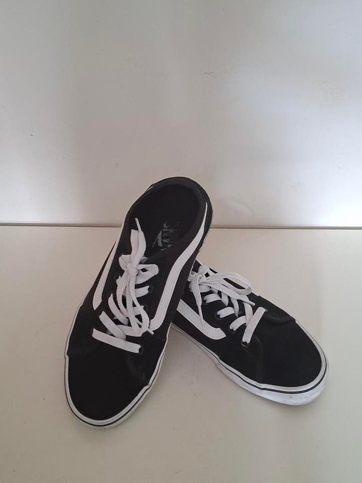 Vans Old Skool sneakers zwart/wit, Kleding | Dames, Schoenen, Zwart, Zo goed als nieuw, Sneakers of Gympen
