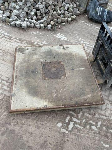 Gebruikte betonplaat 200x200x14 met hoeklijn B-keus..., Ophalen of Verzenden, Nieuw