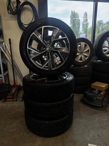 Skoda Kodiaq origineel velgenset 19 Inch met winterbanden, Gebruikt, Banden en Velgen, Winterbanden, 235 mm