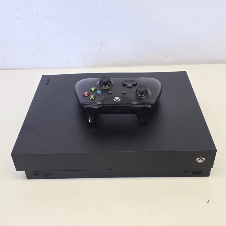Xbox one x 1TB Incl. Controller + Kabels | Nette Staat, Spelcomputers en Games, Games | Xbox One, Nieuw, Ophalen of Verzenden