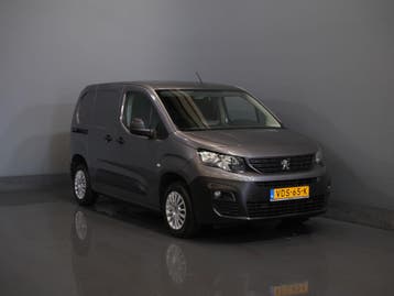 Peugeot Partner 1.5 HDI 100 pk NL Auto/ Carplay/ PDC/ Cruise, Stof, Gebruikt, Euro 6, Zilver of Grijs
