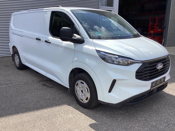Ford Transit Custom 2.0 TDCI L2 Trend LED/ Carplay/ Camera/, Auto's, Bestelauto's, Lease, Handgeschakeld, Wit, Gebruikt, Ford