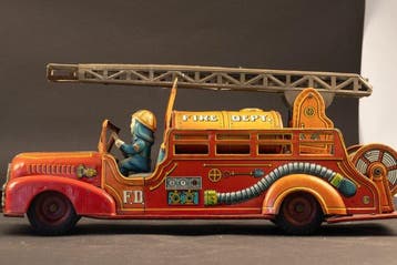 KO Japan - Blikken speelgoed - Brandweer ladderwagen