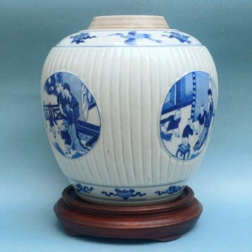 Pot - Geribbelde pot met medaillons - Porselein, Hout -