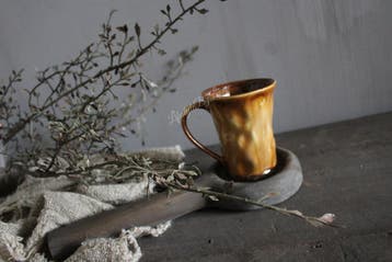 Sobere koffiemok brown 12 cm, Huis en Inrichting, Woonaccessoires | Overige, Ophalen of Verzenden, Nieuw
